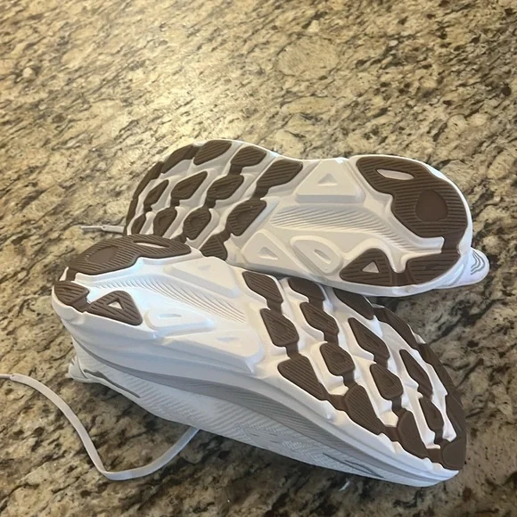 Men’s HOKA Clifton 9 Sz 9.5 D New - Picture 9 of 9